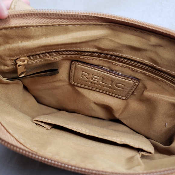 Relic Tinsley Floral Adjustable Shoulder/Crossbody Zip Organizer Vegan Leather - Picture 2 of 7